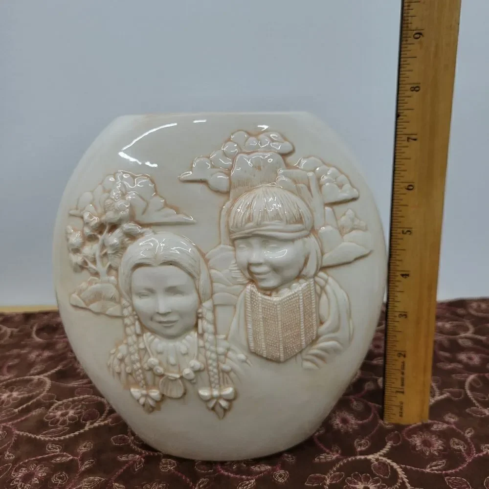 Vintage Native American Handmade Pottery Vase Vessel Artistic Piece - Signed